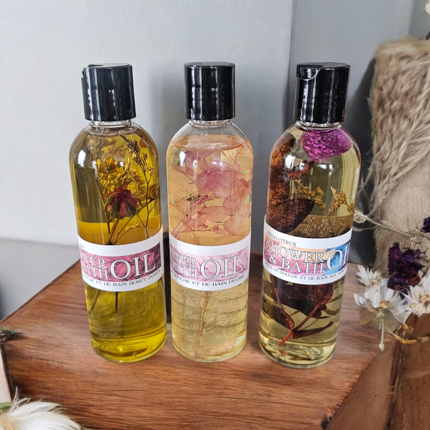 Shower and Bath Moisturizing Oils (8oz) / Huiles Hydratantes pour la Douche et le Bain (240 ml)