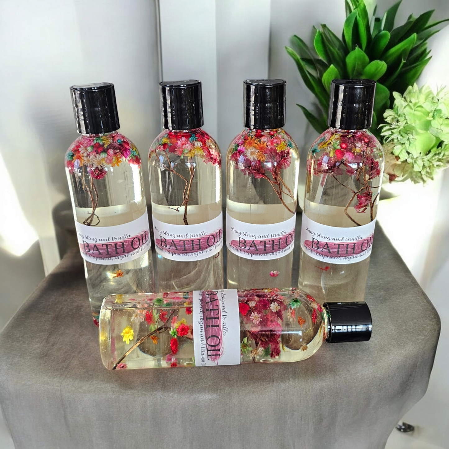 Shower and Bath Moisturizing Oils (8oz) / Huiles Hydratantes pour la Douche et le Bain (240 ml)
