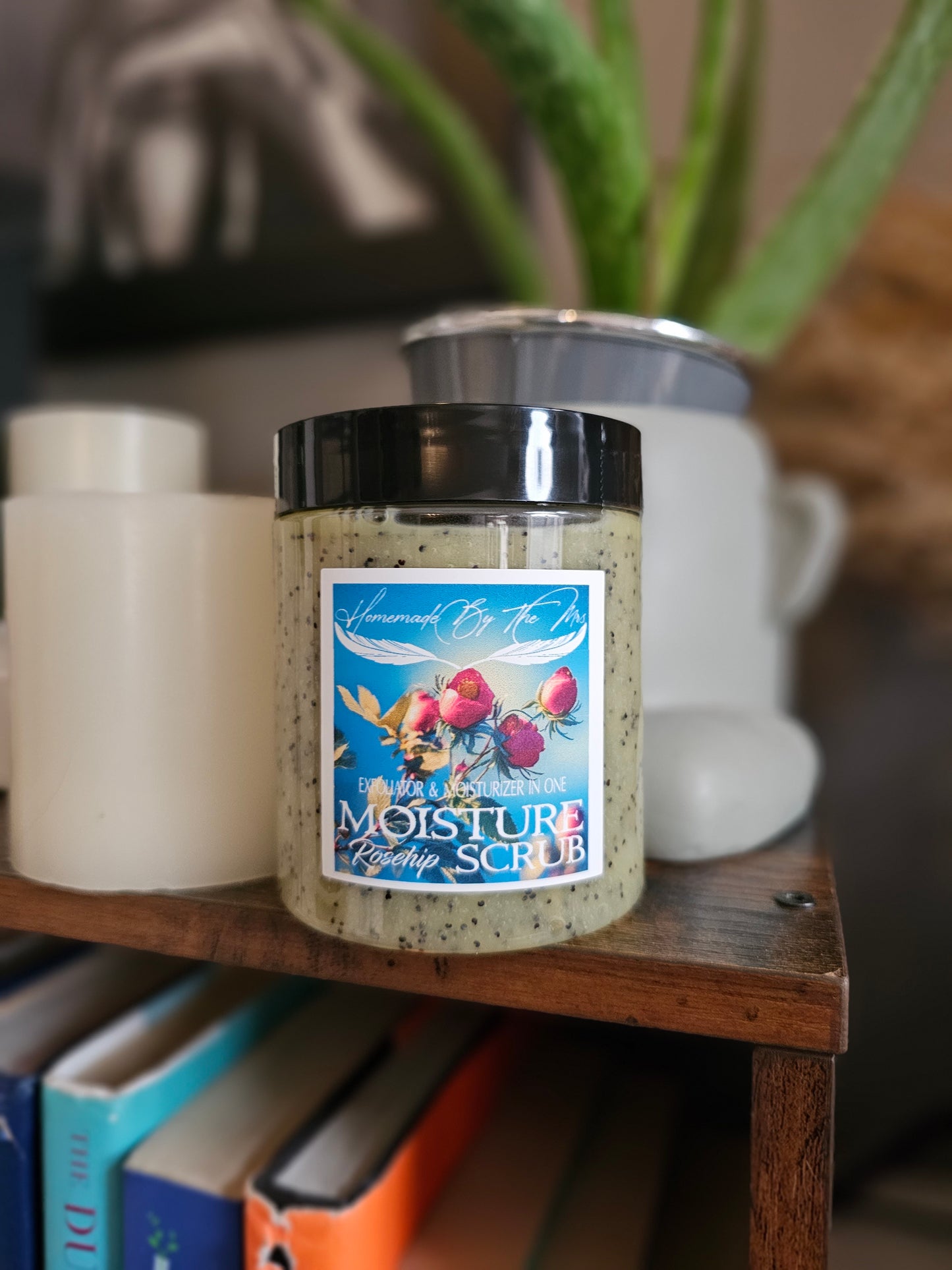 Rosehip Moisture Sugar Scrub Hand and Body/ Gommage au sucre hydratant à la rose musquée pour les mains et le corps