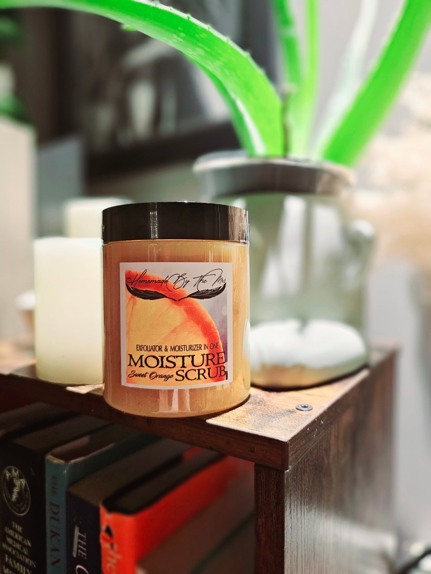 Sweet Orange Moisture Sugar Scrub Hand and Body/ Gommage au sucre hydratant à l'orange douce pour les mains et le corps